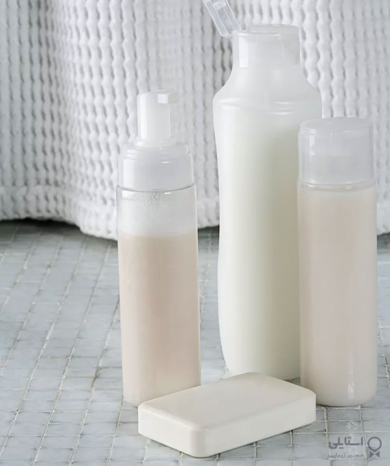 اسکراب‌ها در مقابل لایه‌بردارهای شیمیایی برای پوست سر