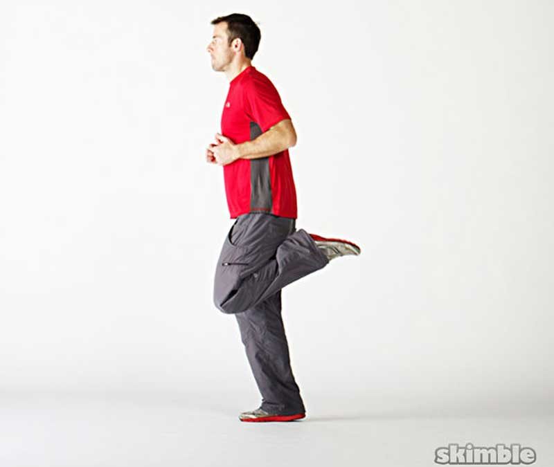 نحوه انجام حرکت Butt Kick چگونه است؟