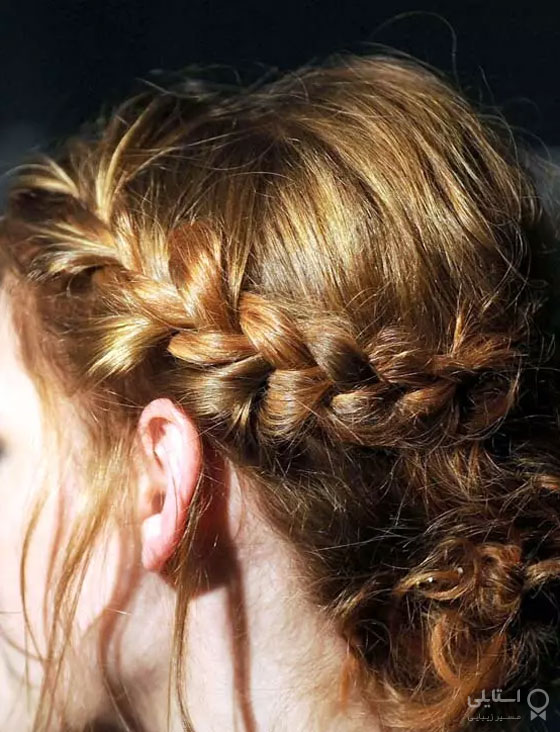 مو جمع شده با گیس فرانسوی آزاد