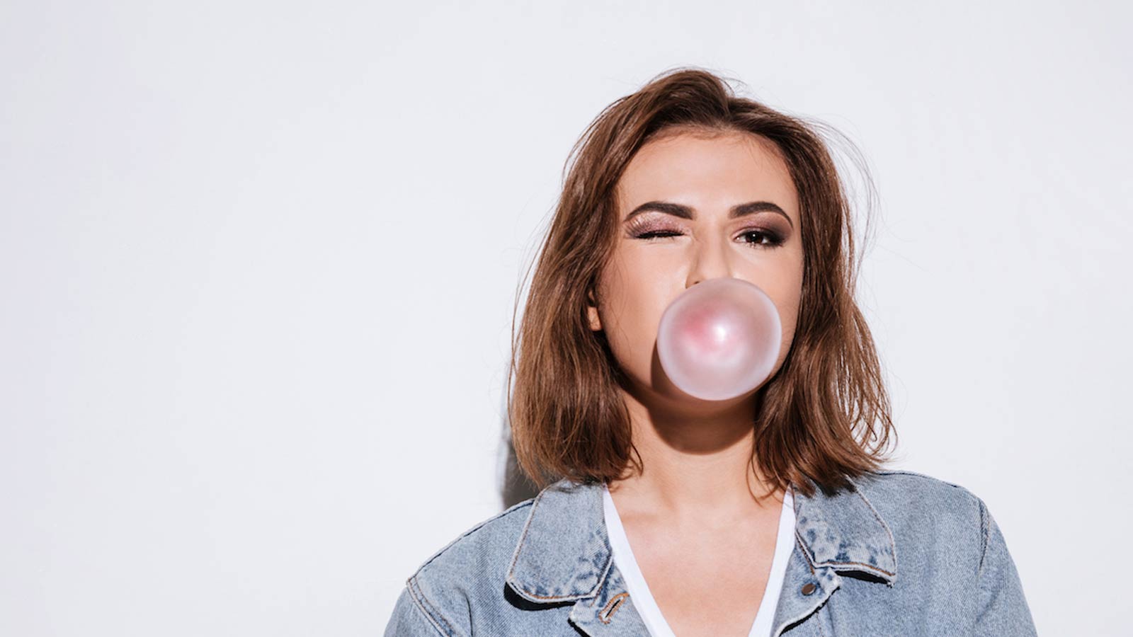 آیا جویدن آدامس مانع از رفلاکس اسید معده می‌شود