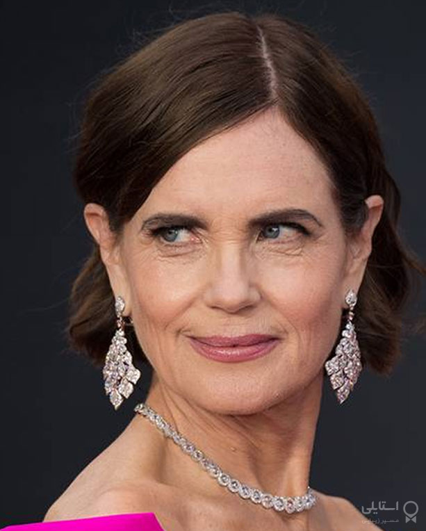 این مدل مو باب فرق کج با فرهای باز برای مهمانی‌های عصرانه انتخابی بسیار شیکی است.