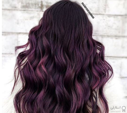 رنگ موی بادمجانی یکی از ترندهای رنگ موی الهام گرفته شده از خوراکی‌ها