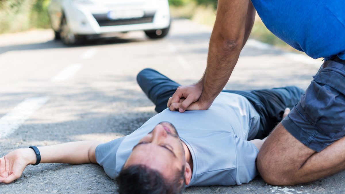 همه ما باید احیای قلبی- ریوی ( CPR) را یاد بگیریم