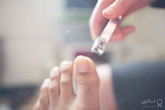 کوتاه کردن منظم ناخن‌های پا