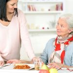 10 دلیل کاهش اشتهای سالمندان