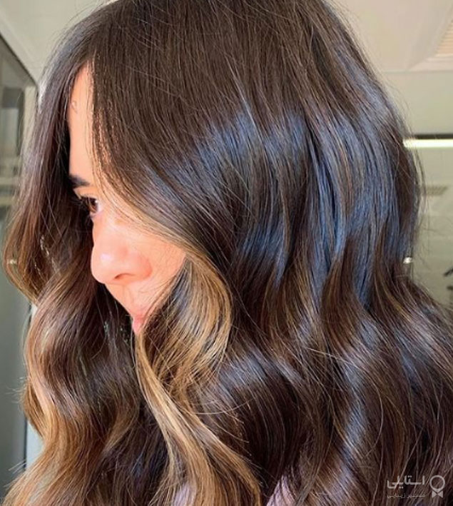 رنگ موی خاکستری گردویی با هایلایت باتراسکاچ