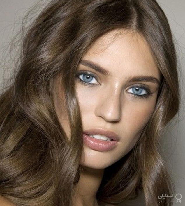 رنگ موی قهوه‌ای طبیعی با هایلایت کاراملی