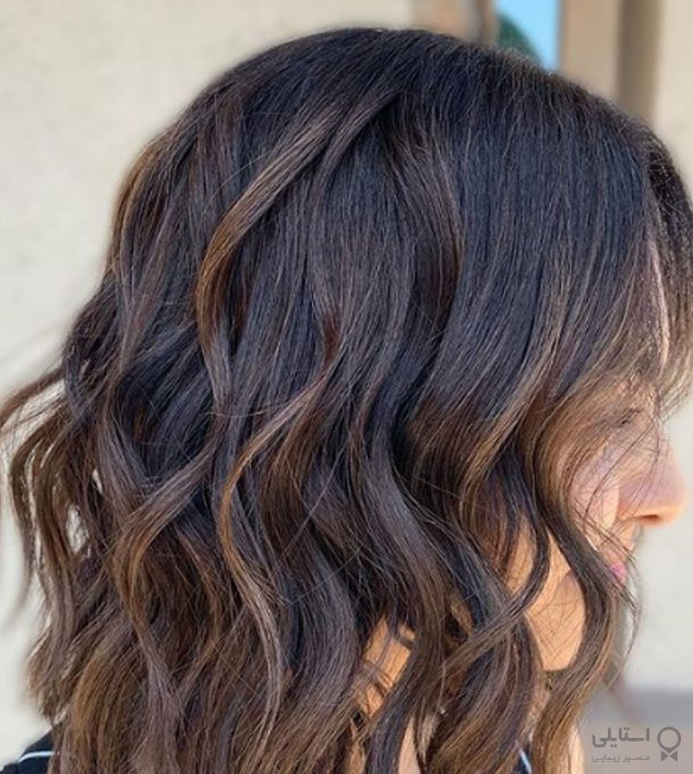 رنگ موی قهوه‌ای تیره با هایلایت برندی