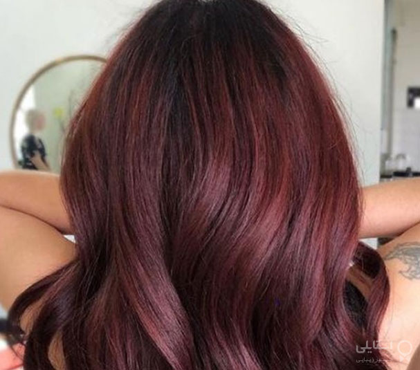 قرمز شرابی بهترین رنگ موها برای چشمان خاکستری
